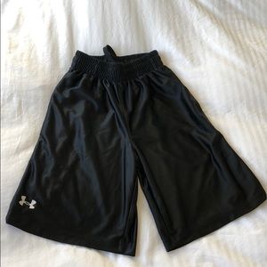 Under Armour basketball shorts - Small